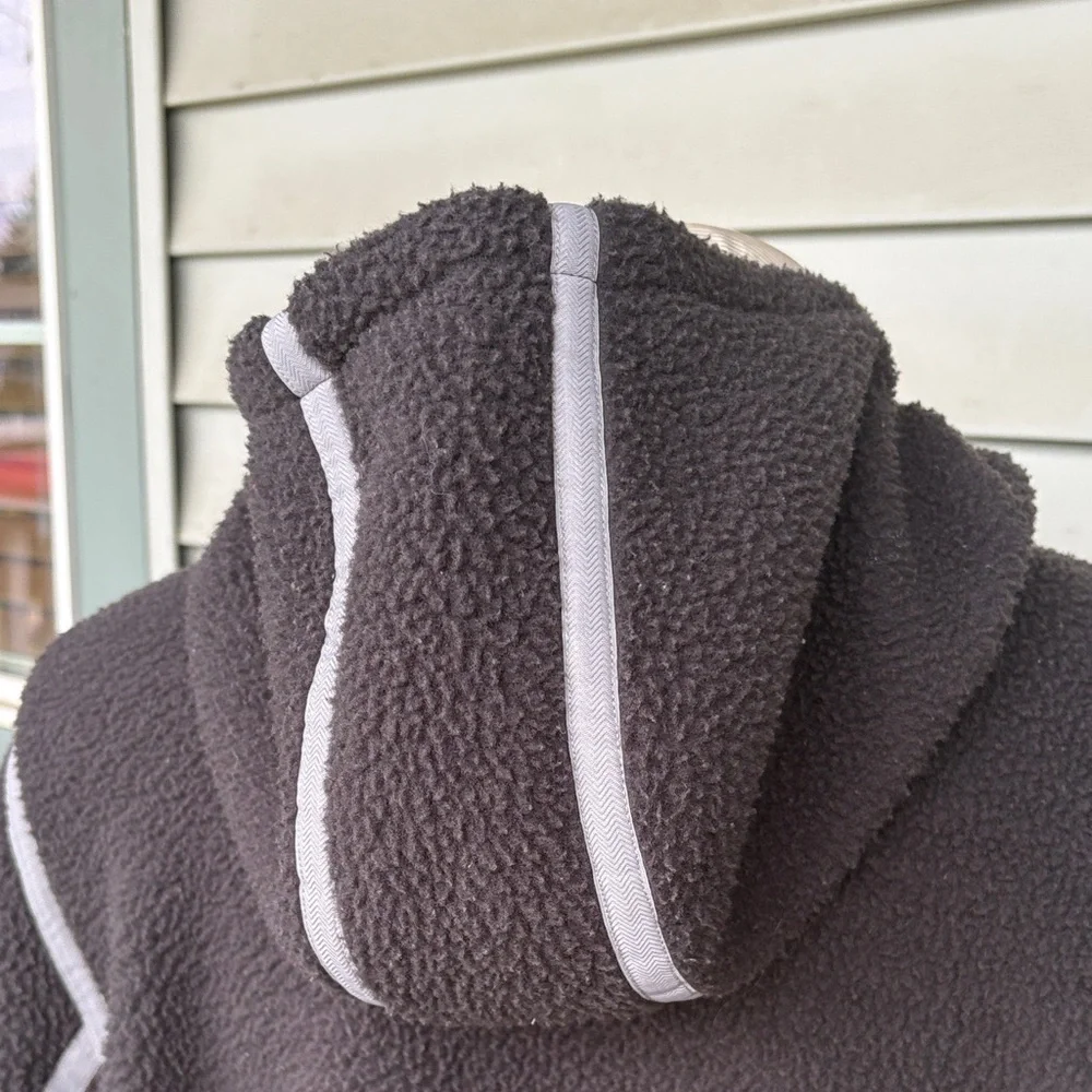 Marmot Charcoal Fleece Pullover. Large. Great condition.